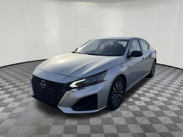 Used 2024 Nissan Altima 2.5 SV image 11