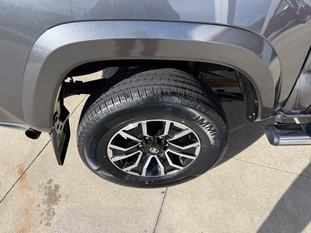 Used 2023 Toyota Tacoma TRD Sport w/ Technology Package AWD/4WD image 15