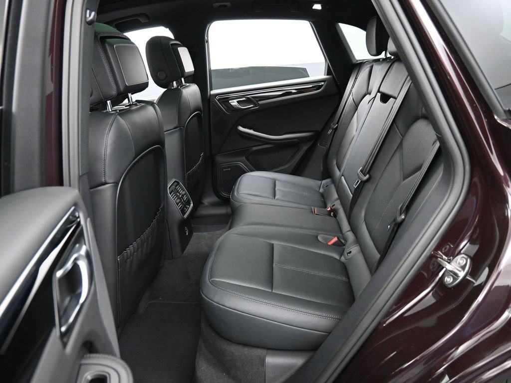 Certified 2026 Porsche Macan AWD/4WD image 25