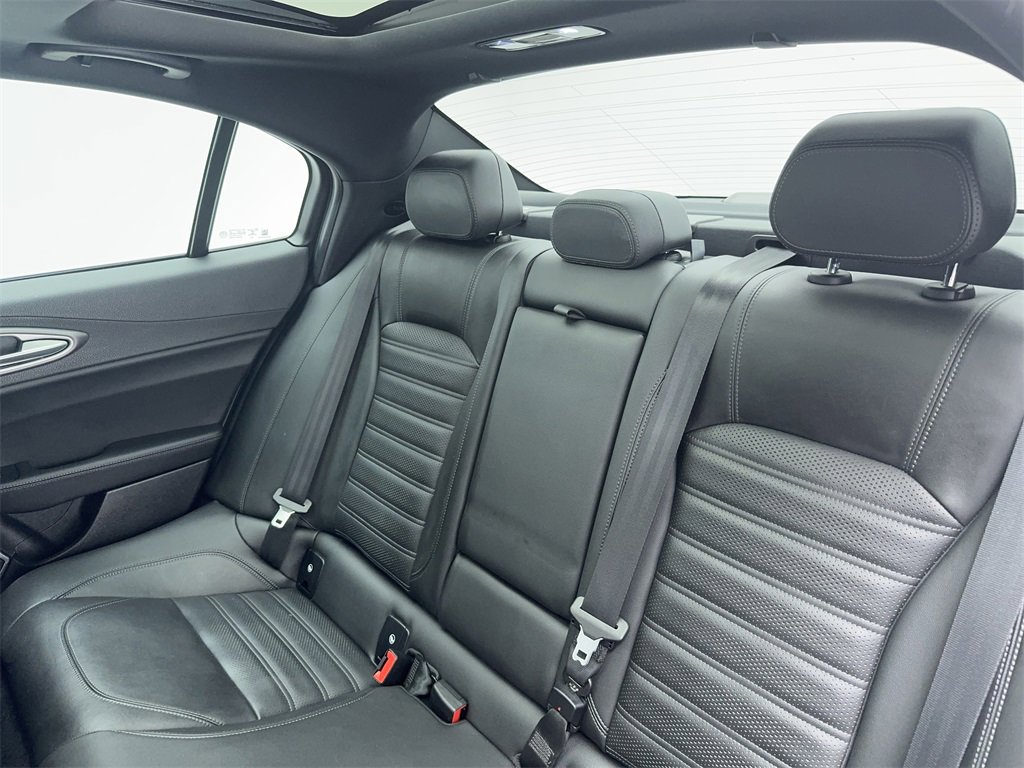 Used 2022 Alfa Romeo Giulia Veloce image 41