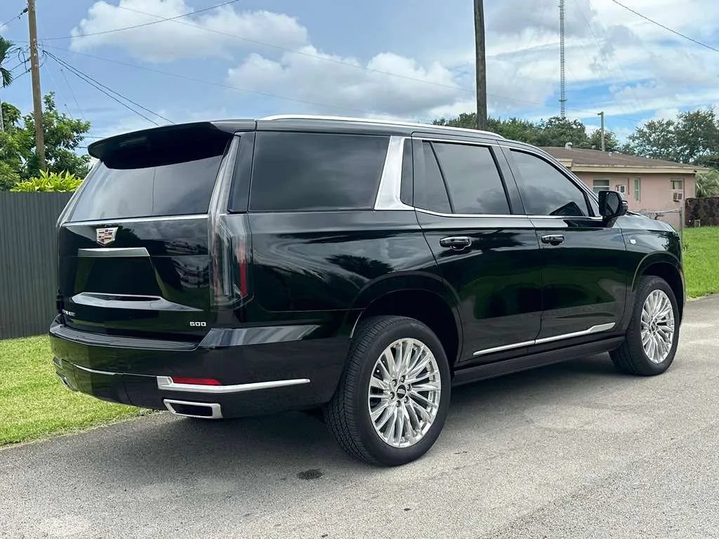 Used 2026 Cadillac Escalade Luxury RWD image 15