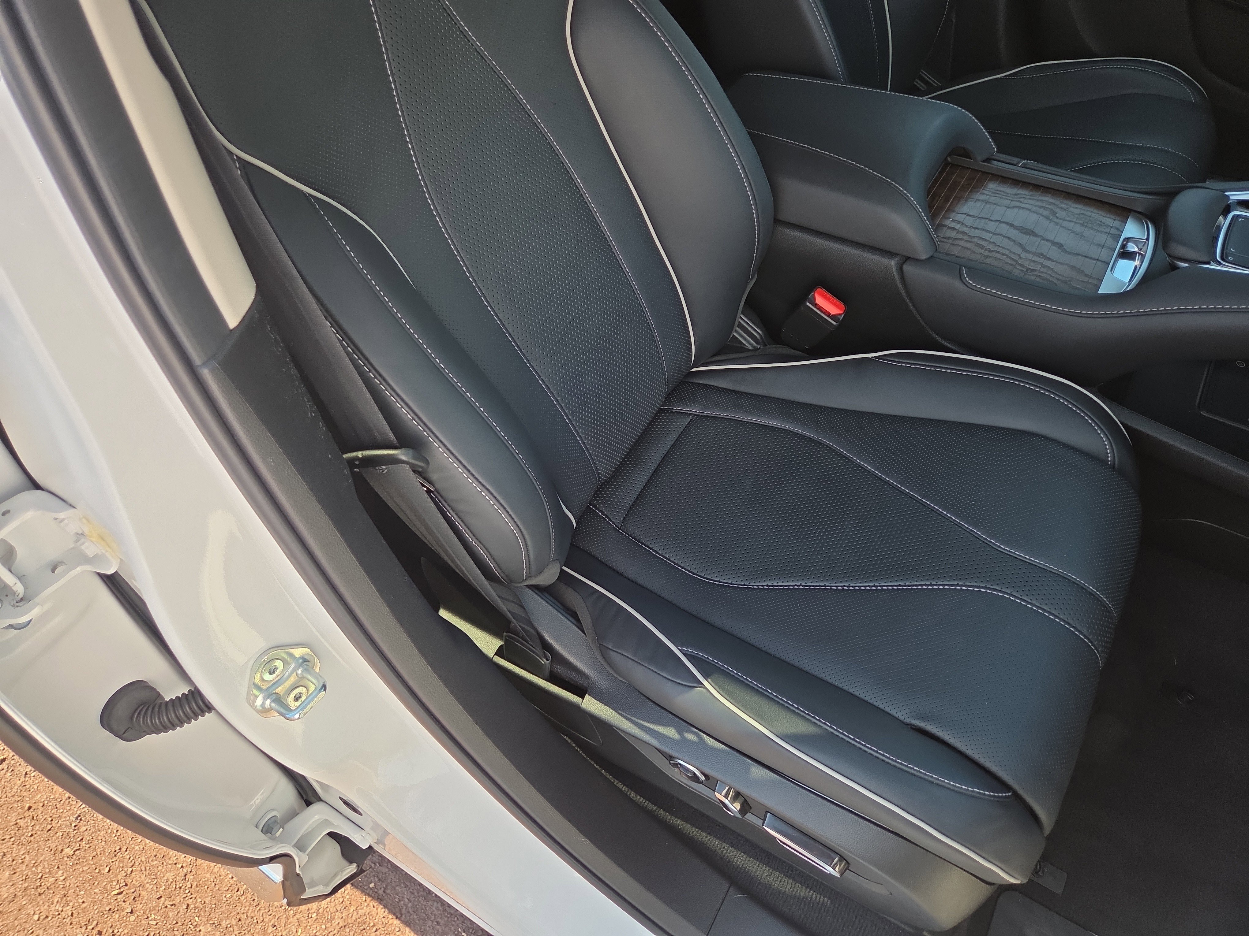 Used 2023 Acura RDX AWD w/ Advance Package image 16