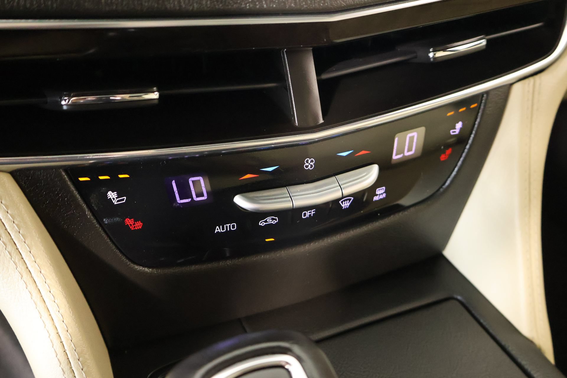 Used 2019 Cadillac CT6 Luxury w/ Driver Awareness Package RWD image 8