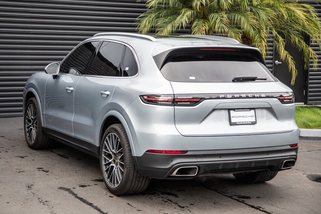 Certified 2023 Porsche Cayenne image 3