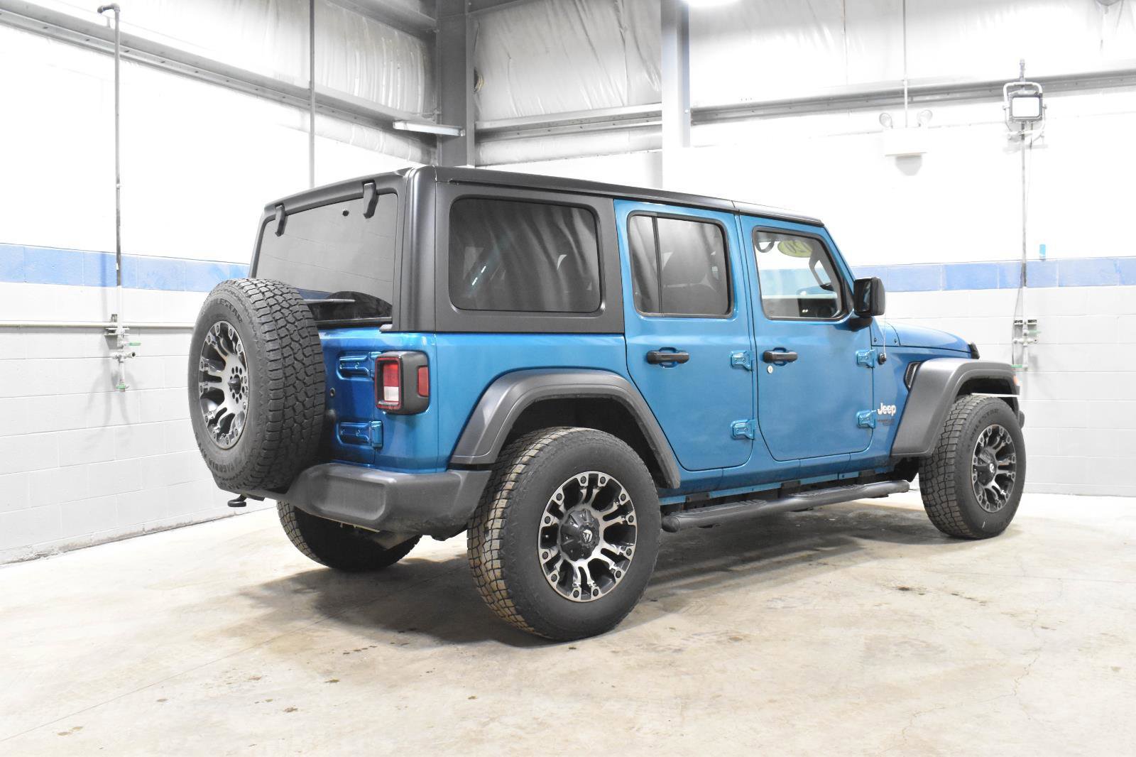 Used 2020 Jeep Wrangler Unlimited Sport image 23