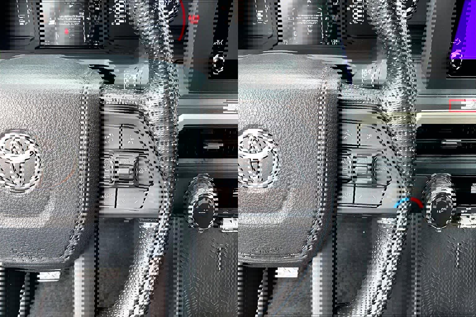 Certified 2025 Toyota Tacoma SR5 image 22