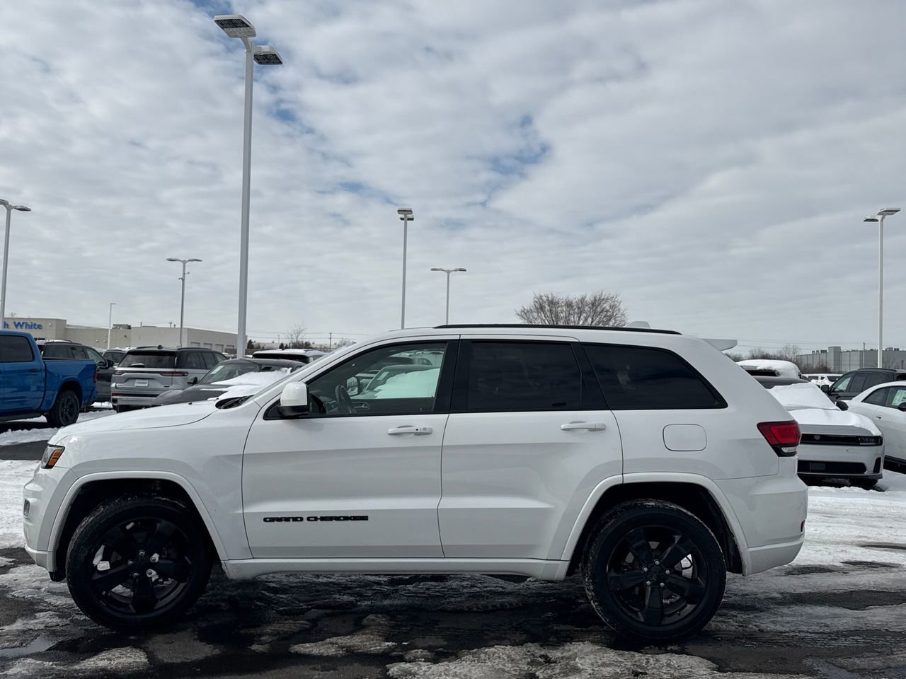 Used 2018 Jeep Grand Cherokee Altitude image 6