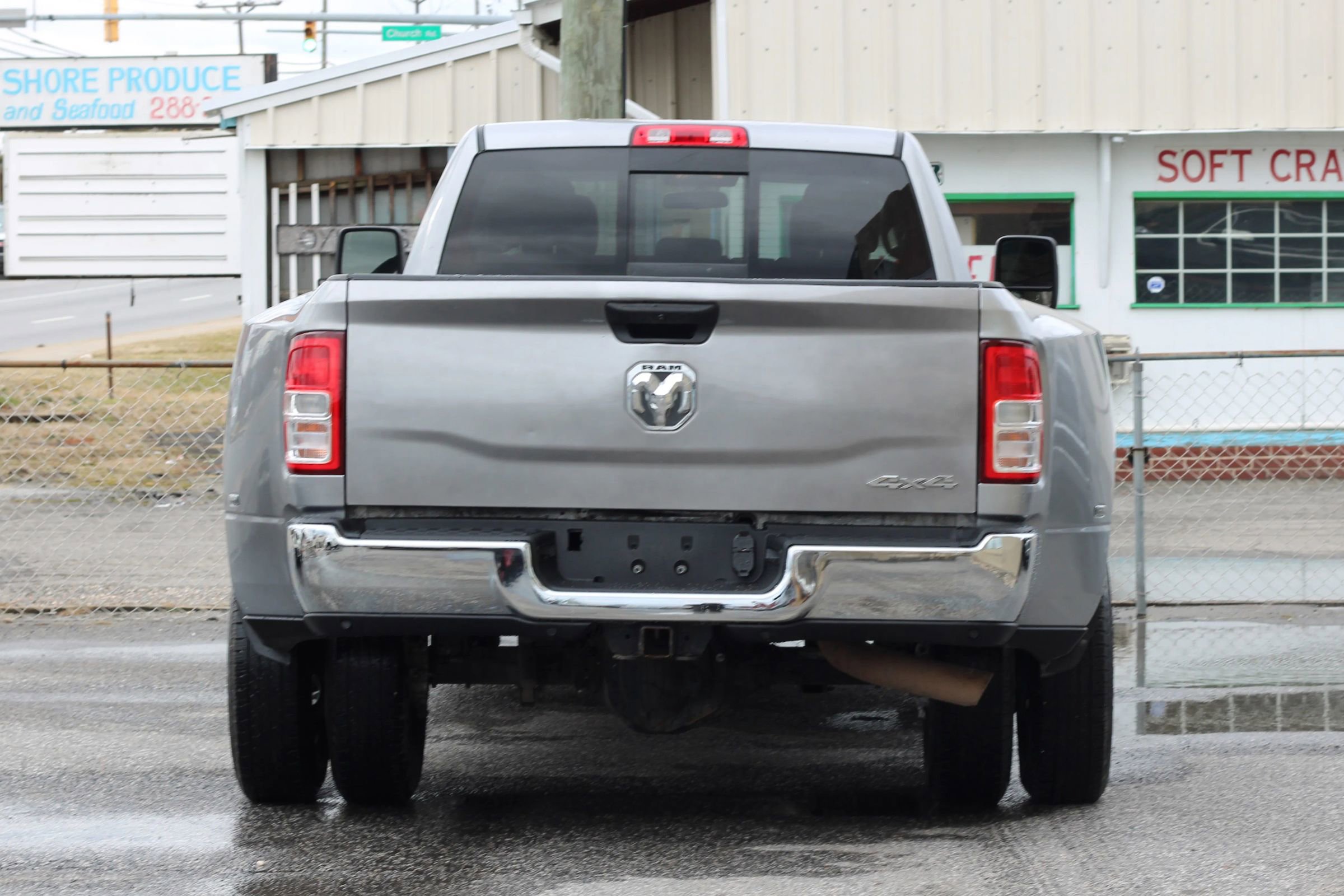 Used 2024 RAM 3500 Tradesman w/ Chrome Appearance Group AWD/4WD image 7
