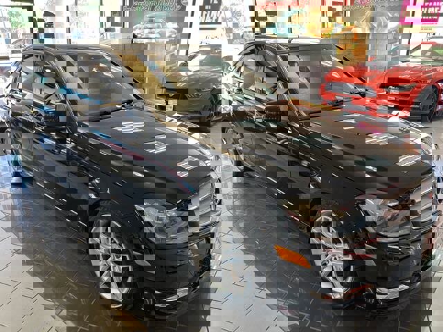 Used 2012 Mercedes-Benz C 300 4MATIC Sedan image 4