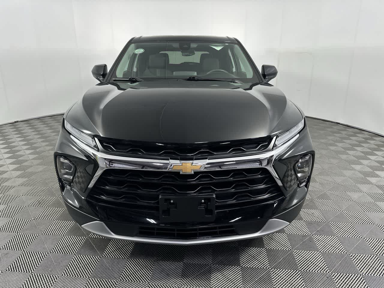 Used 2025 Chevrolet Blazer LT FWD image 6