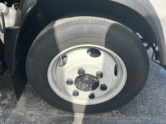 Used 2024 Isuzu NPR RWD image 10