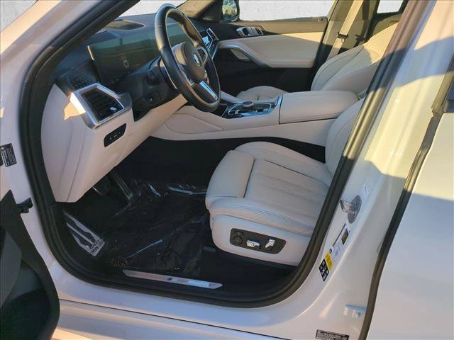Certified 2024 BMW X6 xDrive40i w/ Premium Package AWD/4WD image 17