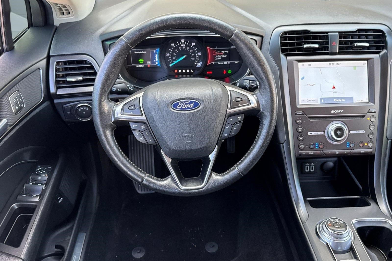 Used 2019 Ford Fusion Energi Titanium FWD image 30
