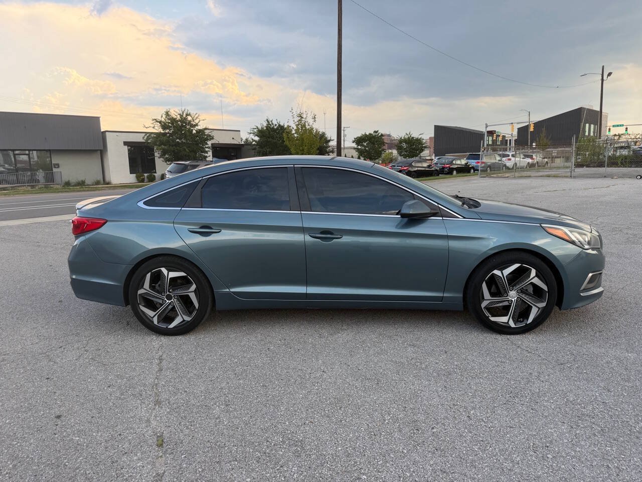 Used 2017 Hyundai Sonata SE FWD image 8