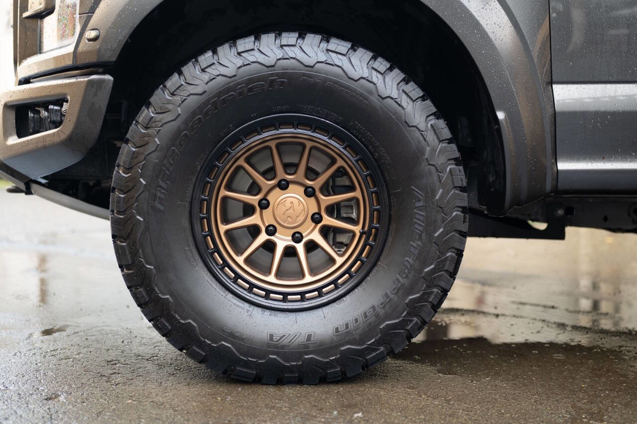 Used 2017 Ford F150 Raptor w/ Equipment Group 802A Luxury image 29