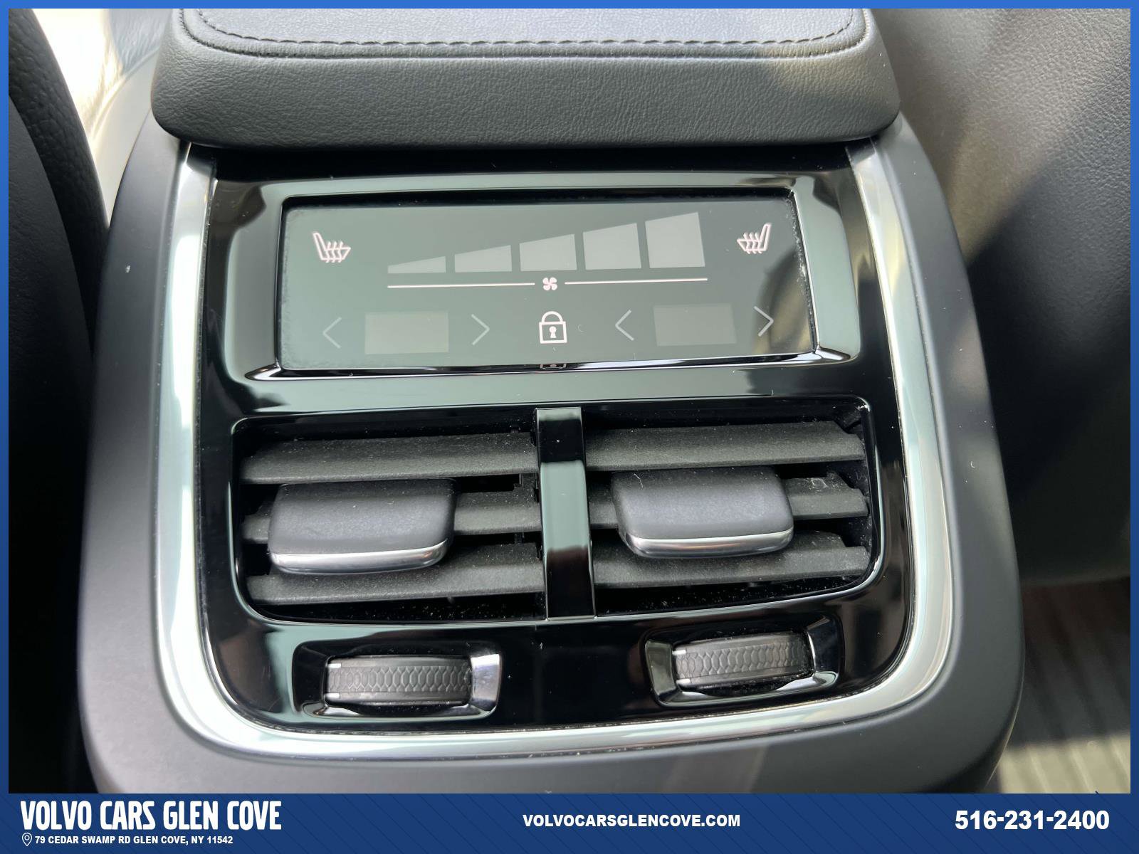 Certified 2025 Volvo XC90 B5 Plus w/ Protection Package Premier image 12