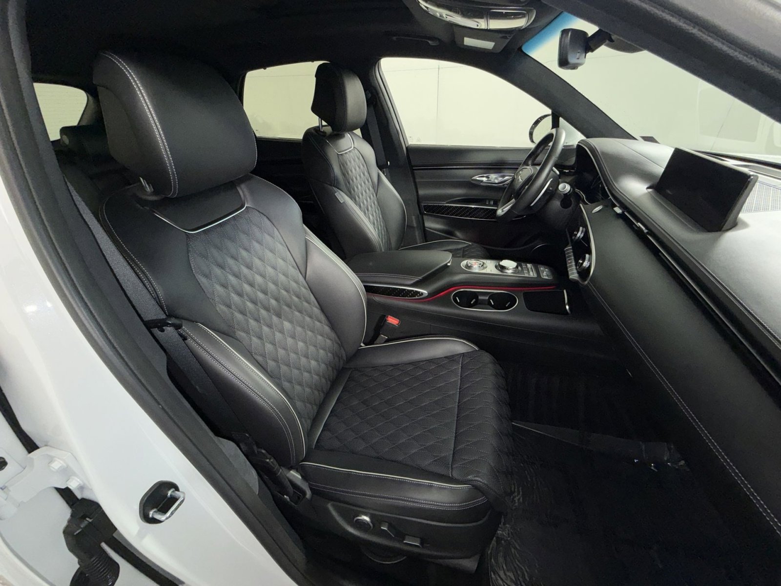 Used 2023 Genesis GV70 3.5T Sport w/ Sport Prestige Package image 27