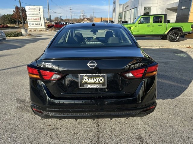 Used 2024 Nissan Altima 2.5 SV image 7