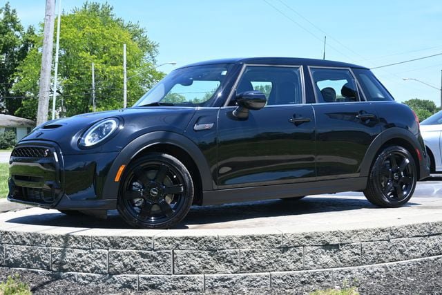 Used 2024 MINI Cooper S FWD image 1