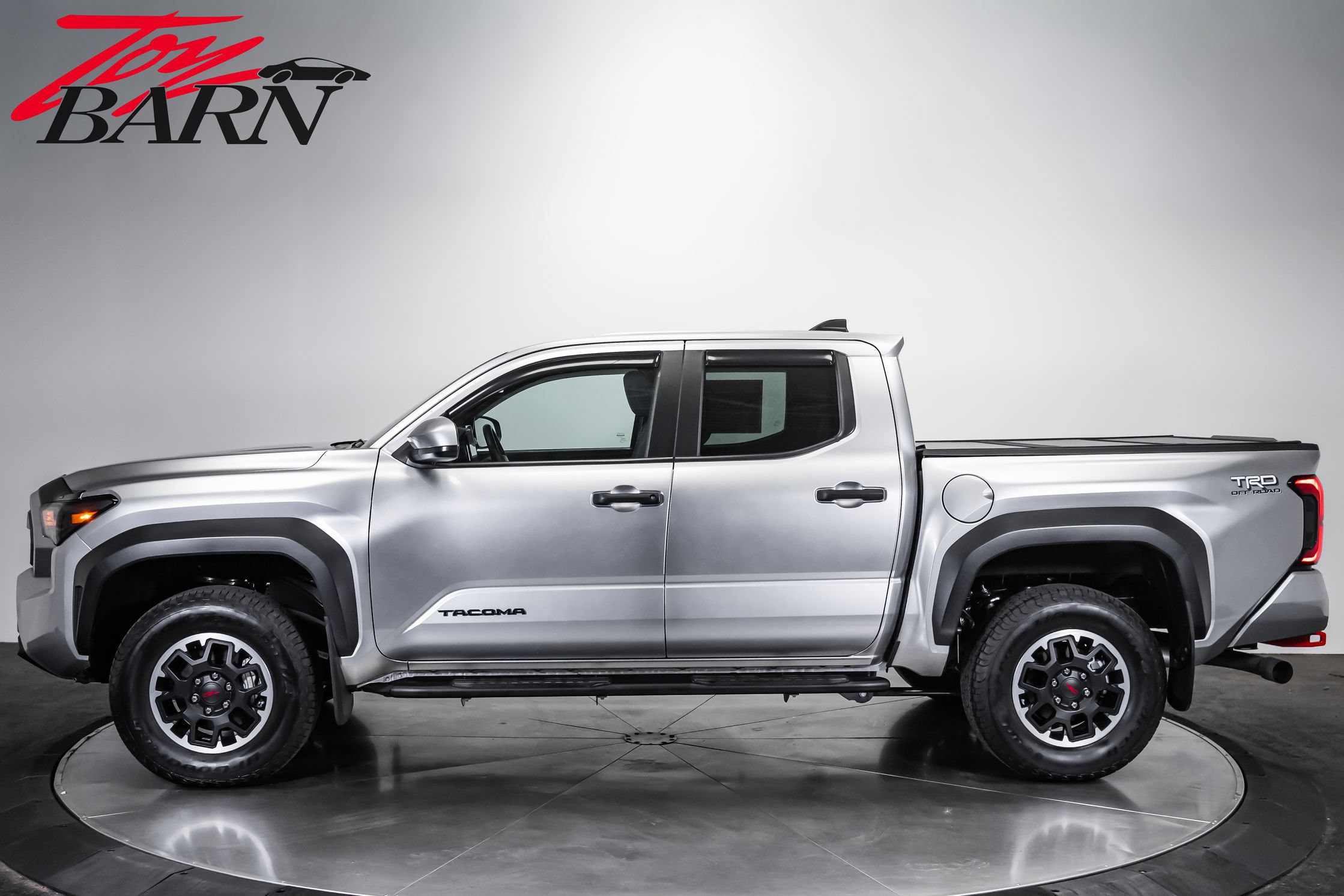 Used 2025 Toyota Tacoma TRD Off-Road AWD/4WD image 2