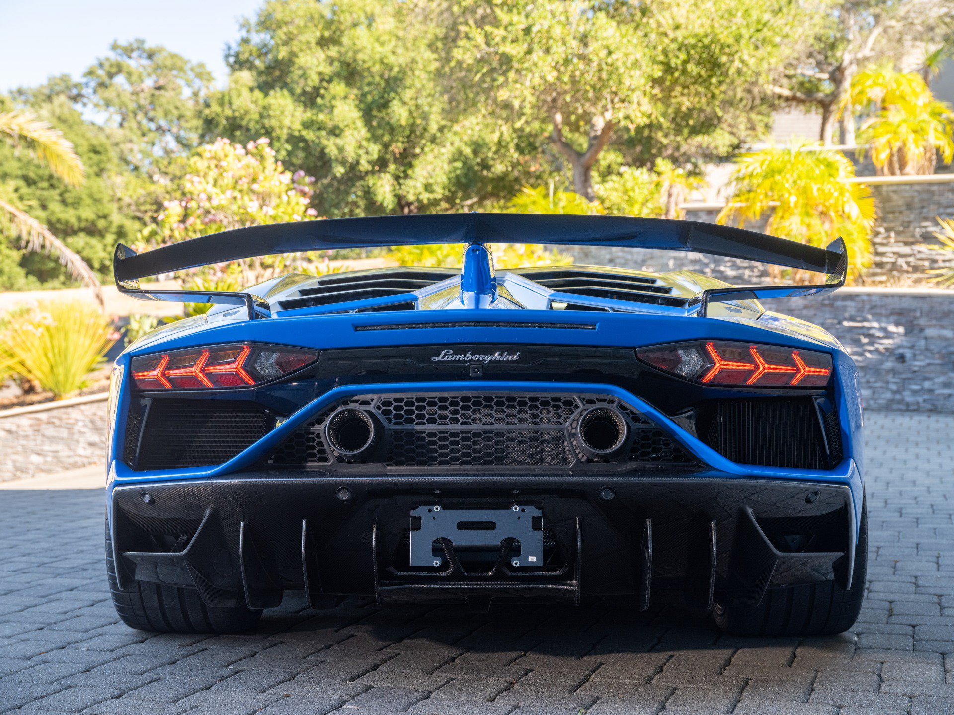 Used 2020 Lamborghini Aventador SVJ AWD/4WD image 19