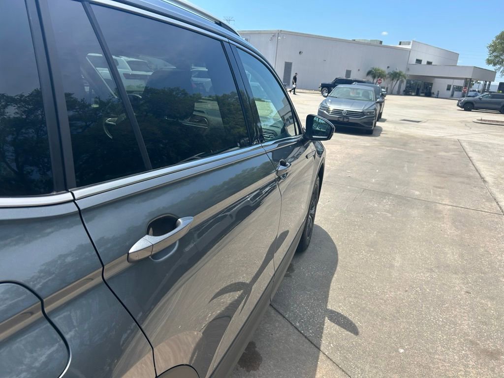 Used 2022 Volkswagen Tiguan SE FWD image 33