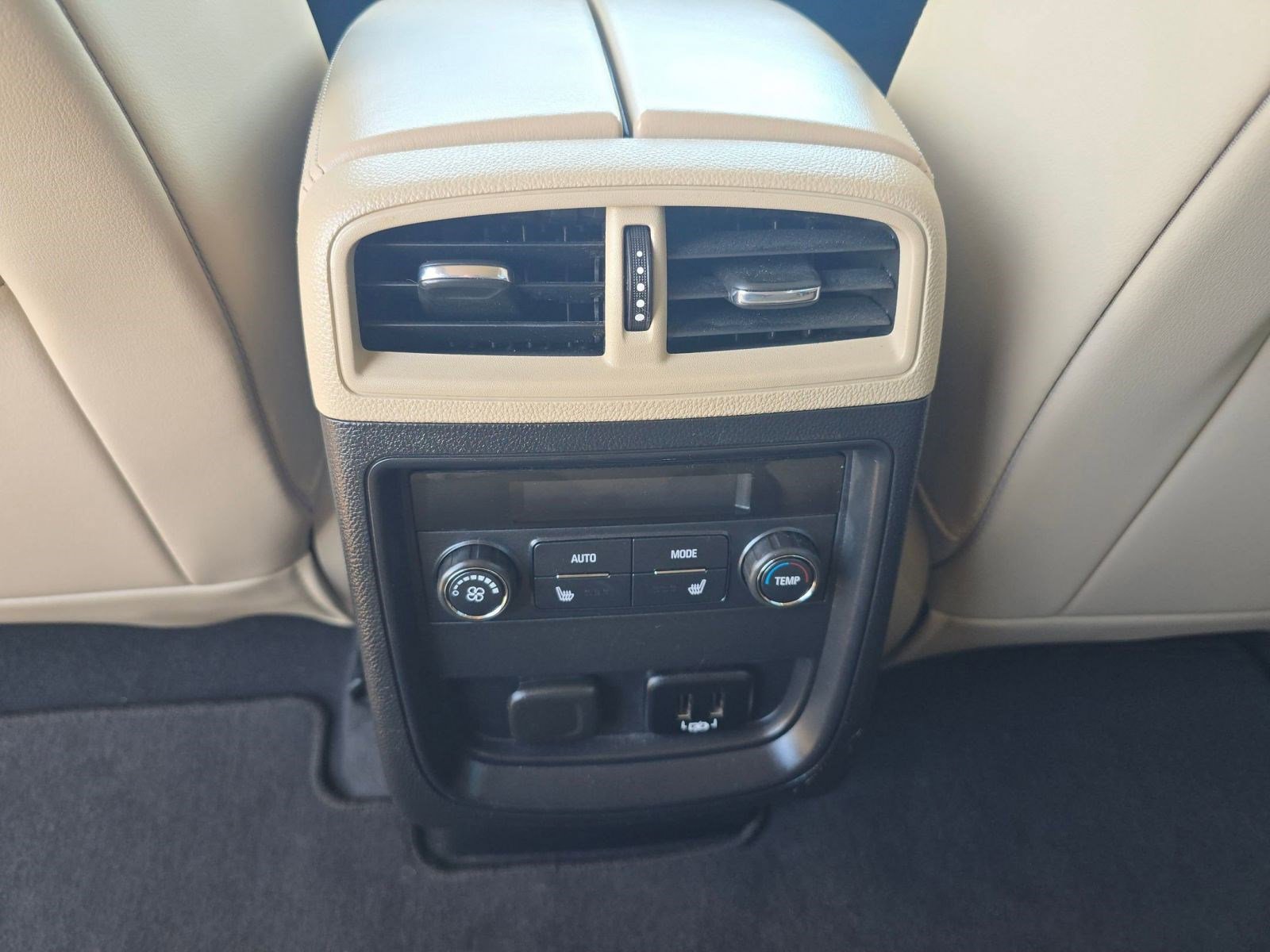 Used 2017 Buick Envision Essence image 27