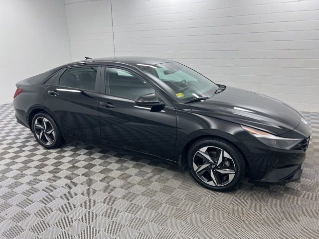 Used 2023 Hyundai Elantra SEL w/ Convenience Package image 4
