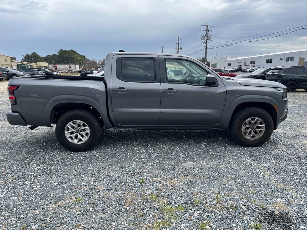 Used 2024 Nissan Frontier SV image 6