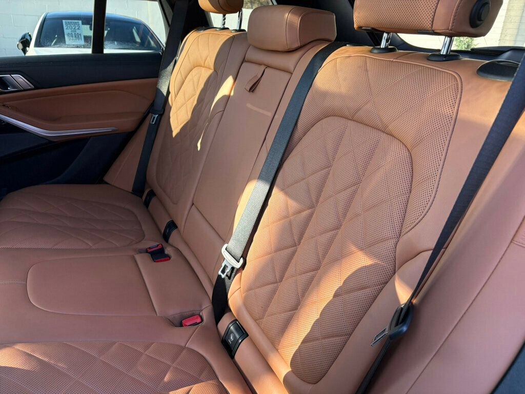 Used 2023 BMW X5 xDrive40i w/ M Sport Package image 19