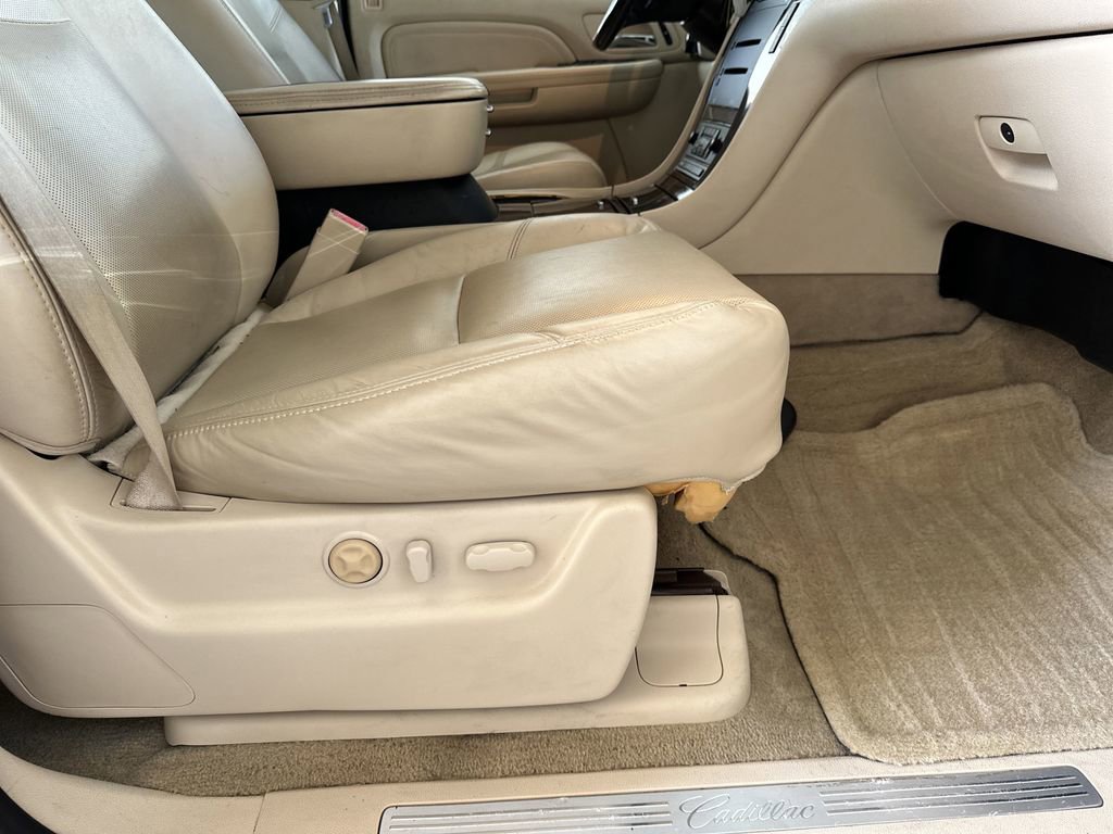 Used 2008 Cadillac Escalade ESV AWD image 34