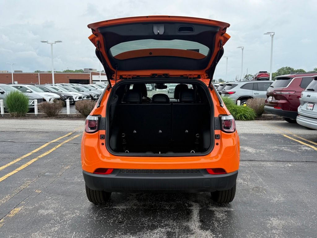New 2026 Jeep Compass Latitude AWD/4WD image 5