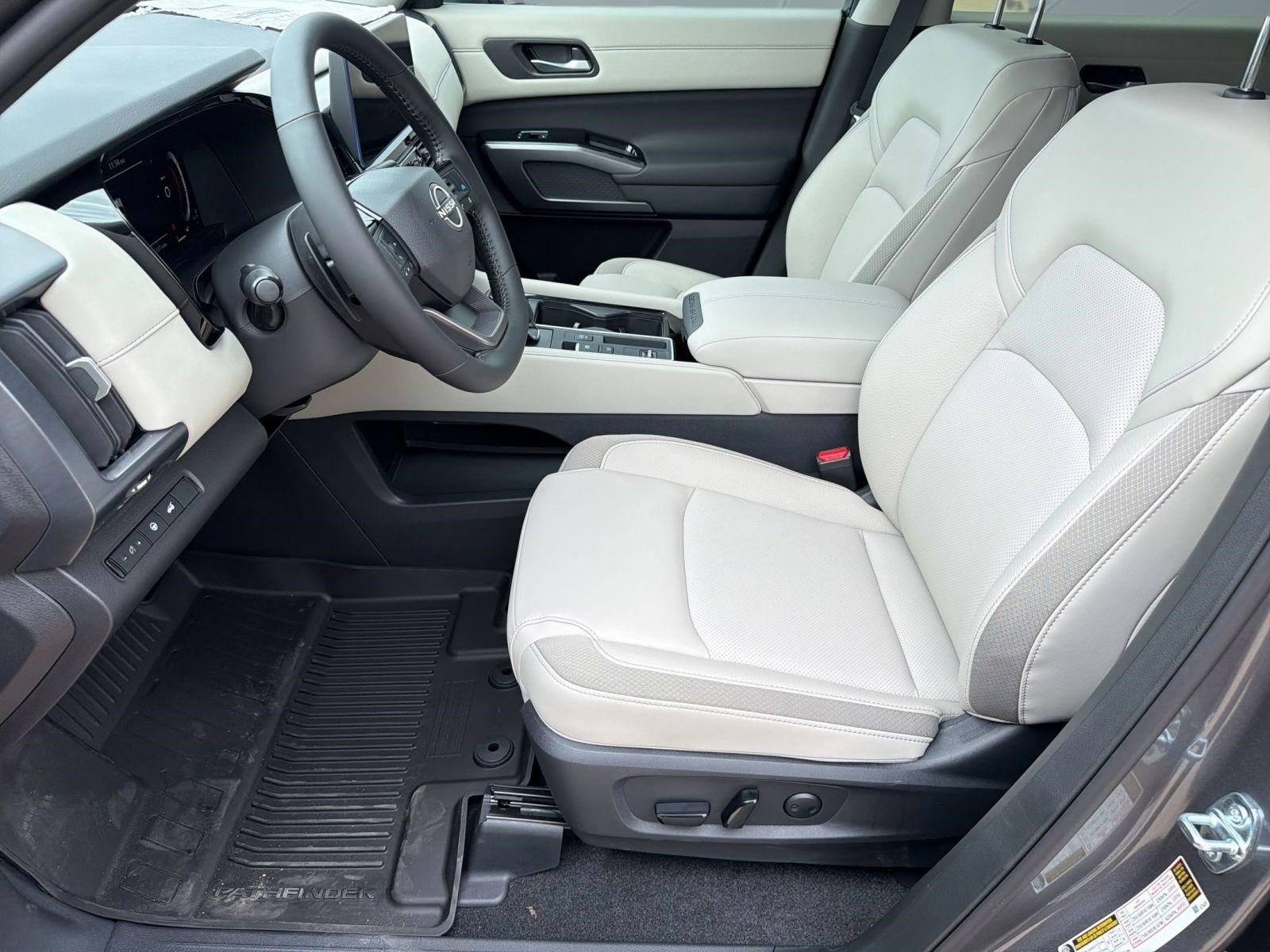 New 2026 Nissan Pathfinder SL image 5