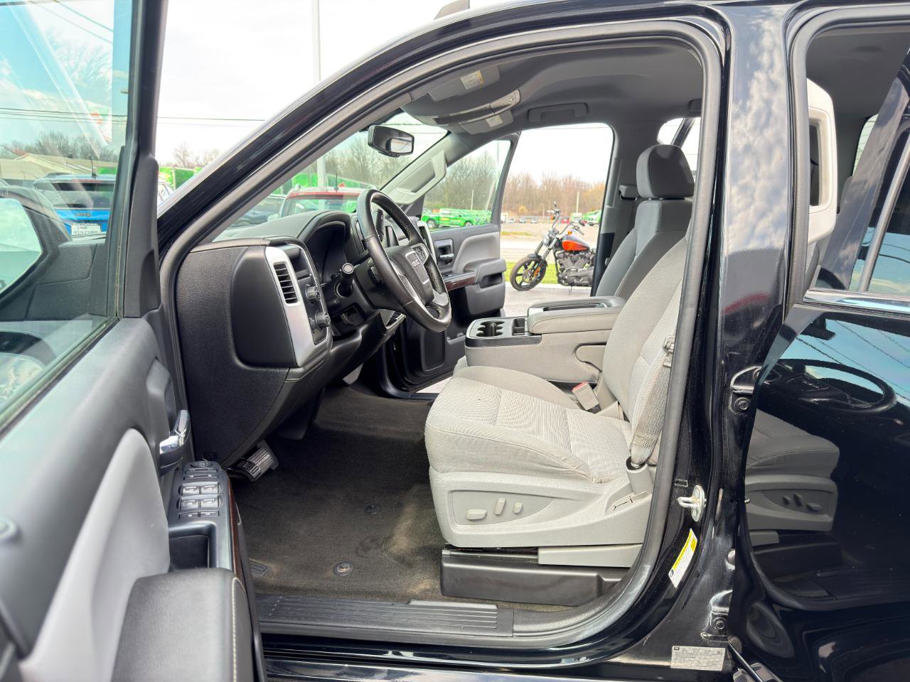 Used 2016 GMC Sierra 1500 SLE w/ SLE Value Package AWD/4WD image 21