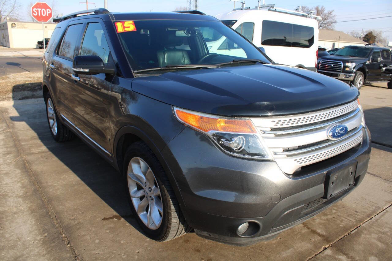 Used 2015 Ford Explorer XLT w/ Equipment Group 202B image 5