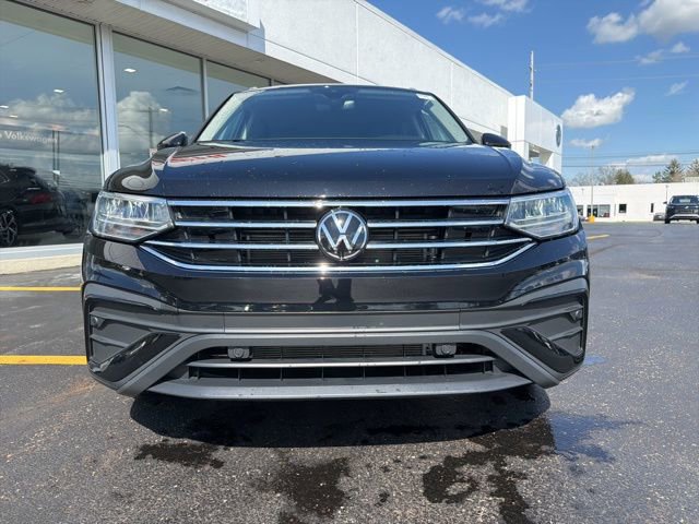 Used 2024 Volkswagen Tiguan SE AWD/4WD image 21