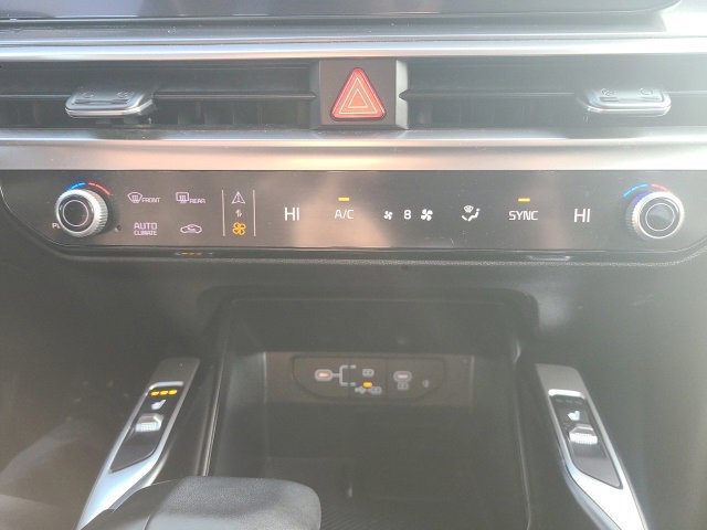 Used 2024 Kia Sorento S image 29