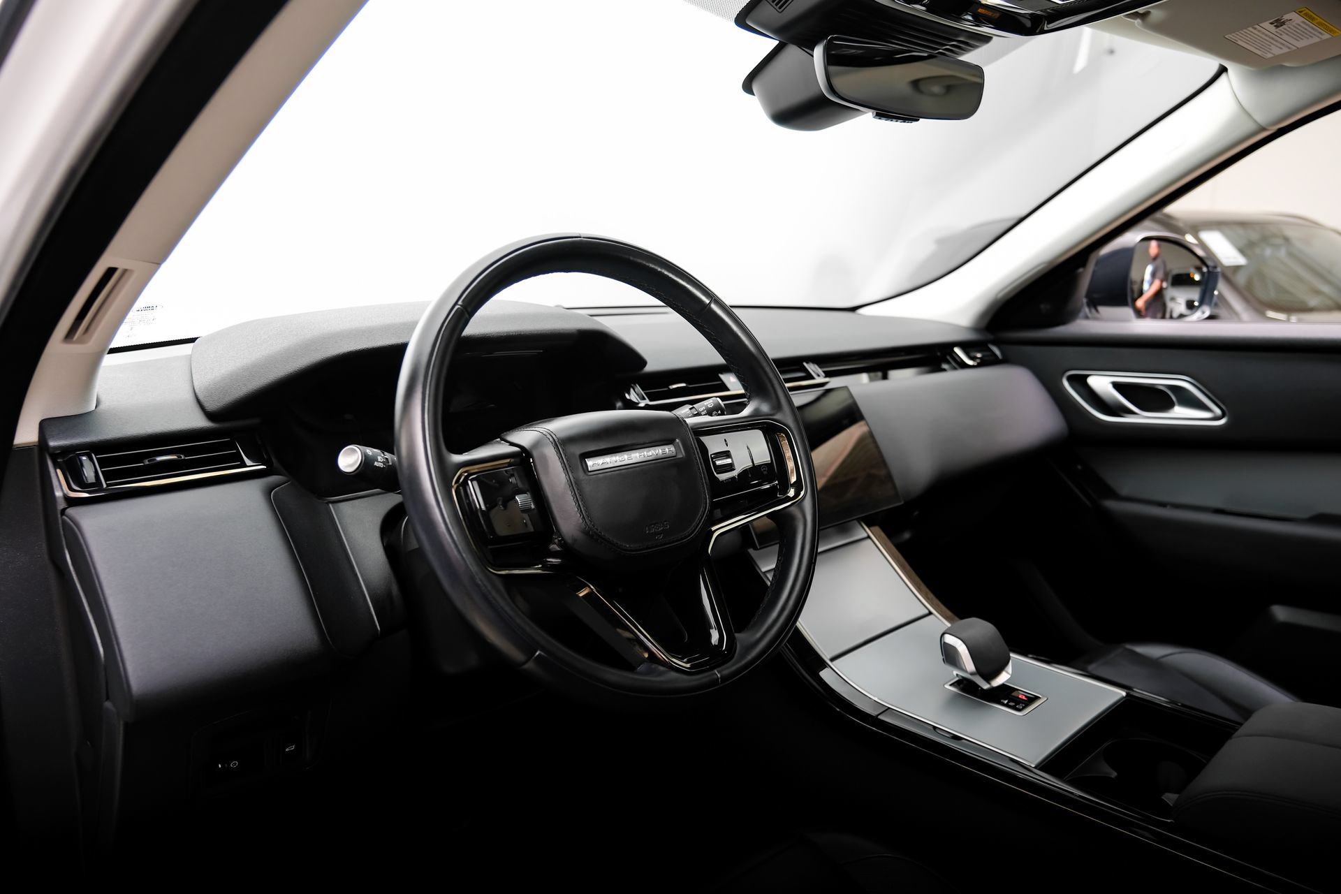 Used 2024 Land Rover Range Rover Velar S AWD/4WD image 3