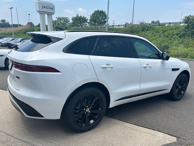 Used 2026 Jaguar F-PACE R-Dynamic S image 6