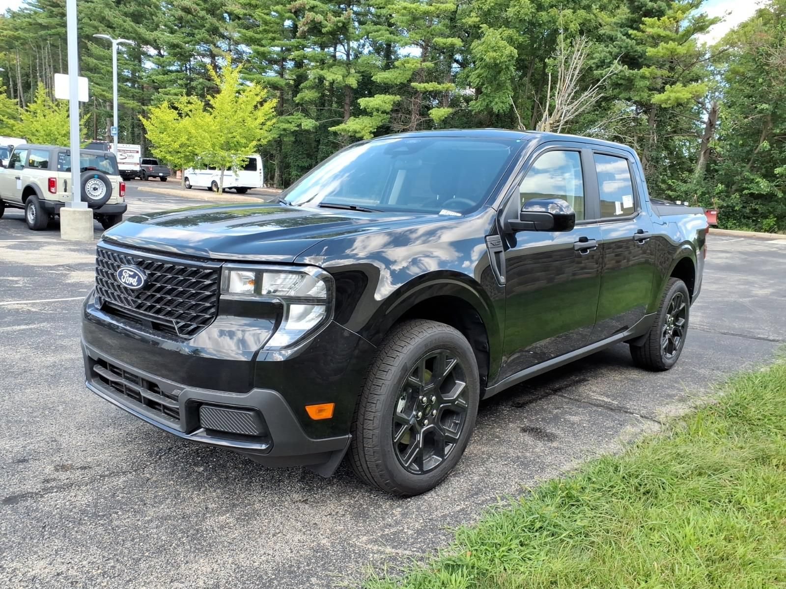 New 2026 Ford Maverick XLT w/ Equipment Group 301A AWD/4WD image 4