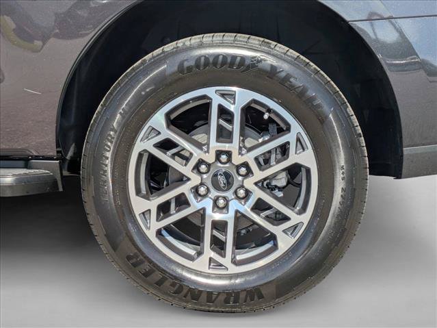 New 2026 Ford Expedition Active RWD image 9