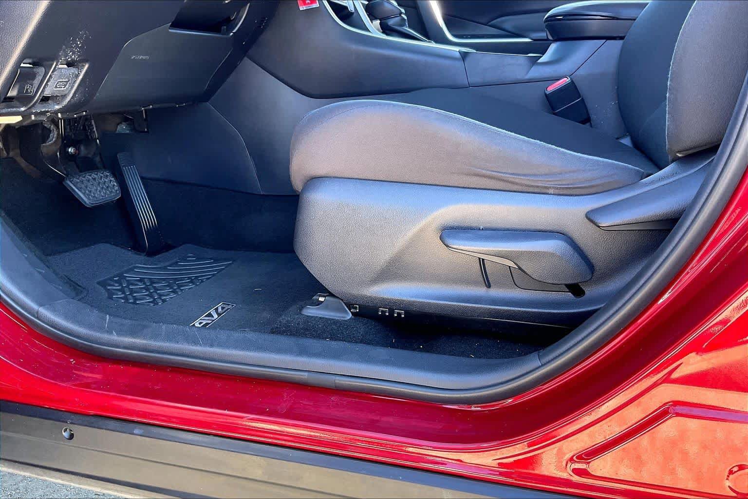 Used 2019 Toyota RAV4 LE FWD image 65