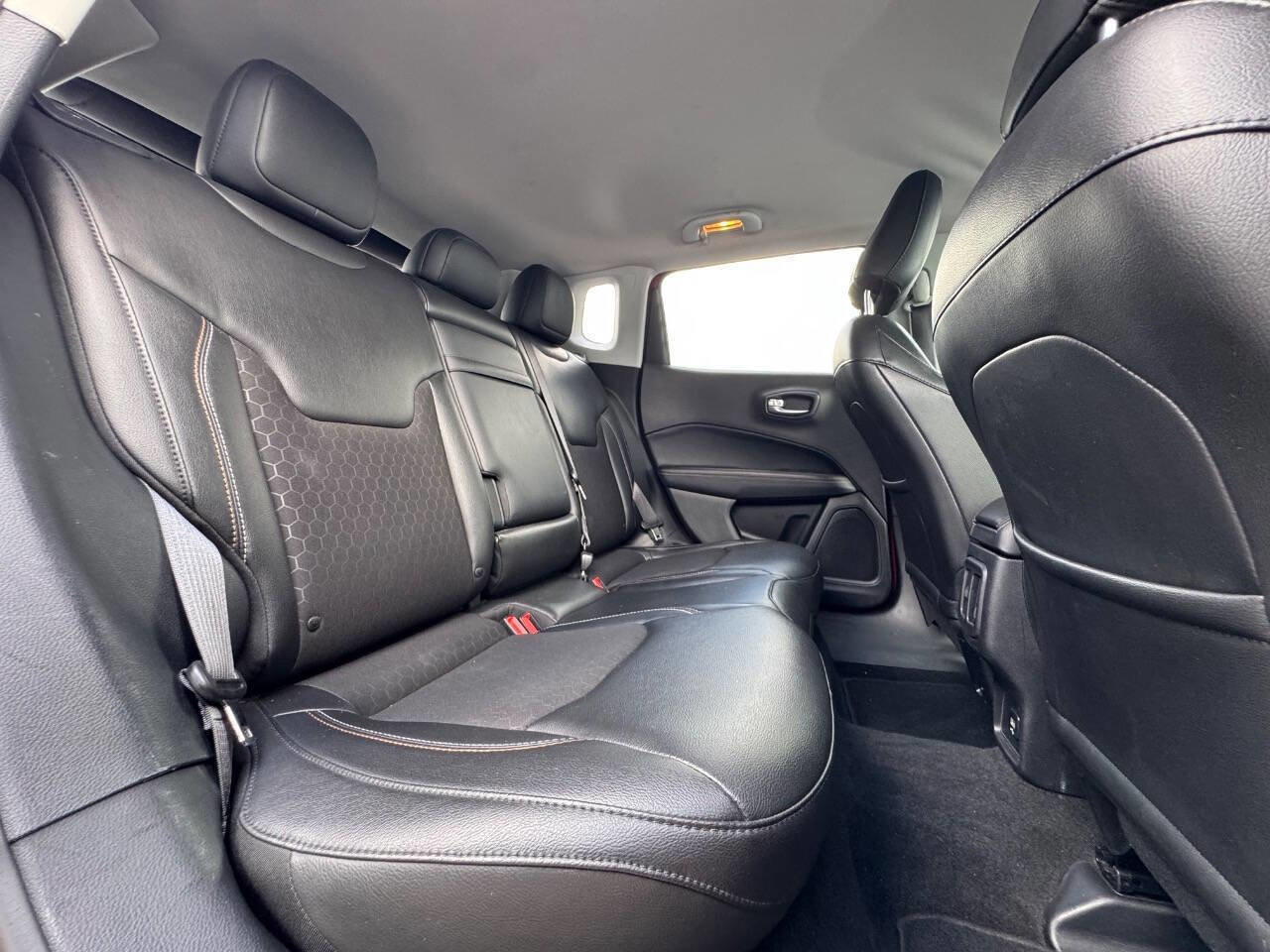 Used 2018 Jeep Compass Latitude image 15