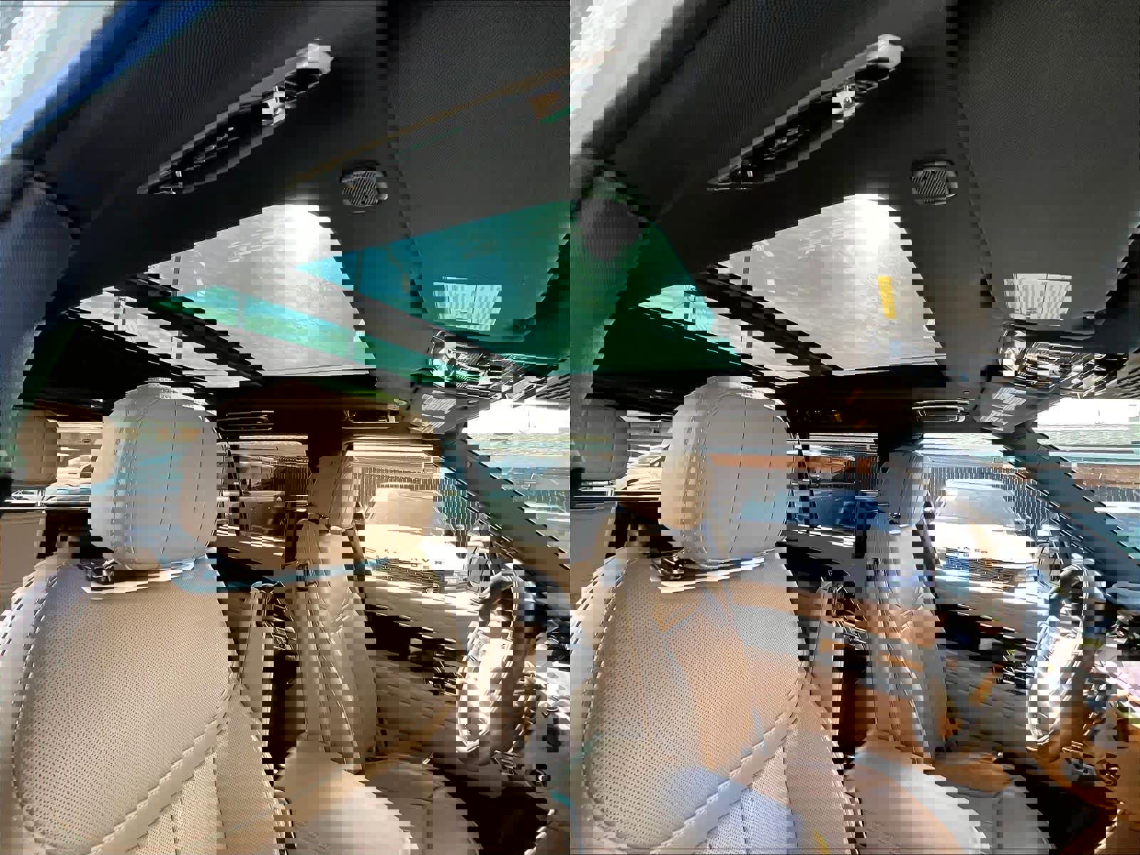 Used 2023 Land Rover Range Rover Long Wheelbase SE image 24