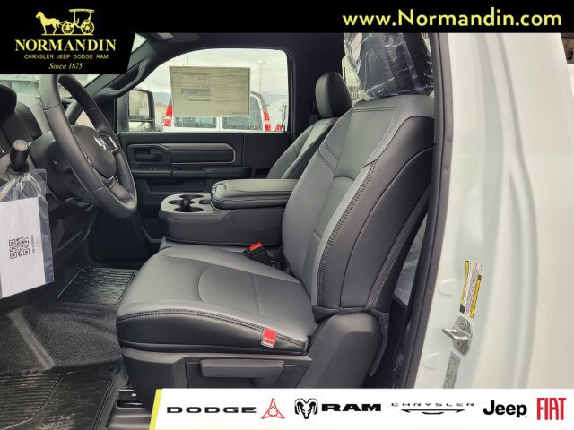 New 2026 RAM 5500 Tradesman AWD/4WD image 6