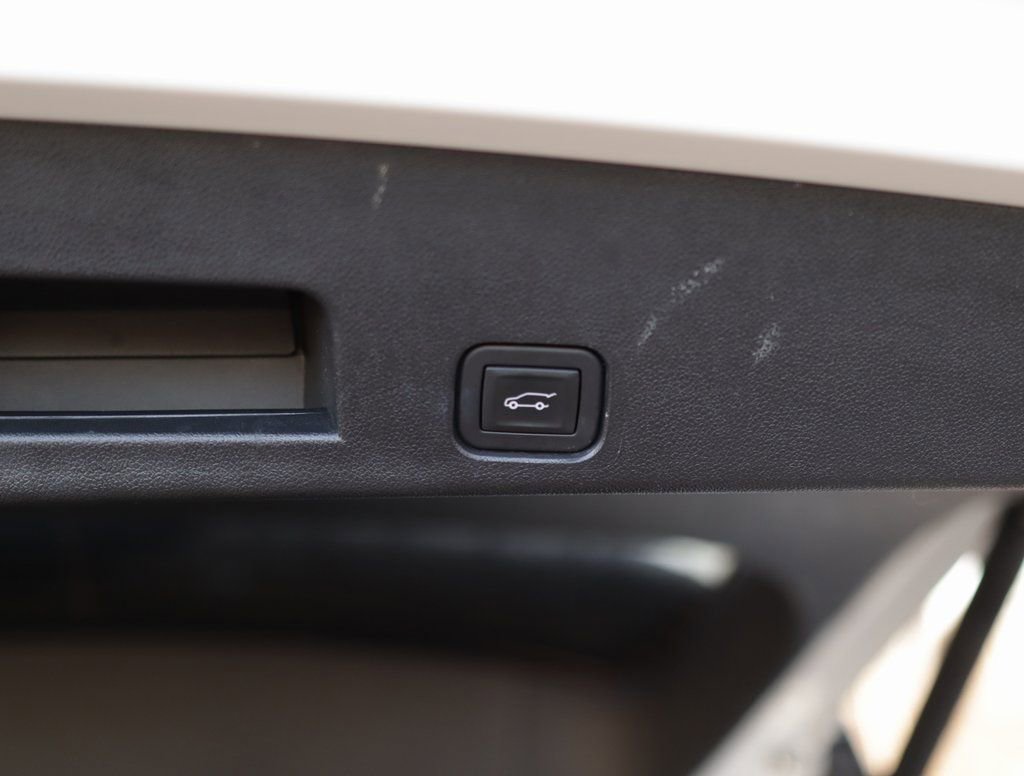 Used 2025 Chevrolet Traverse LT image 31