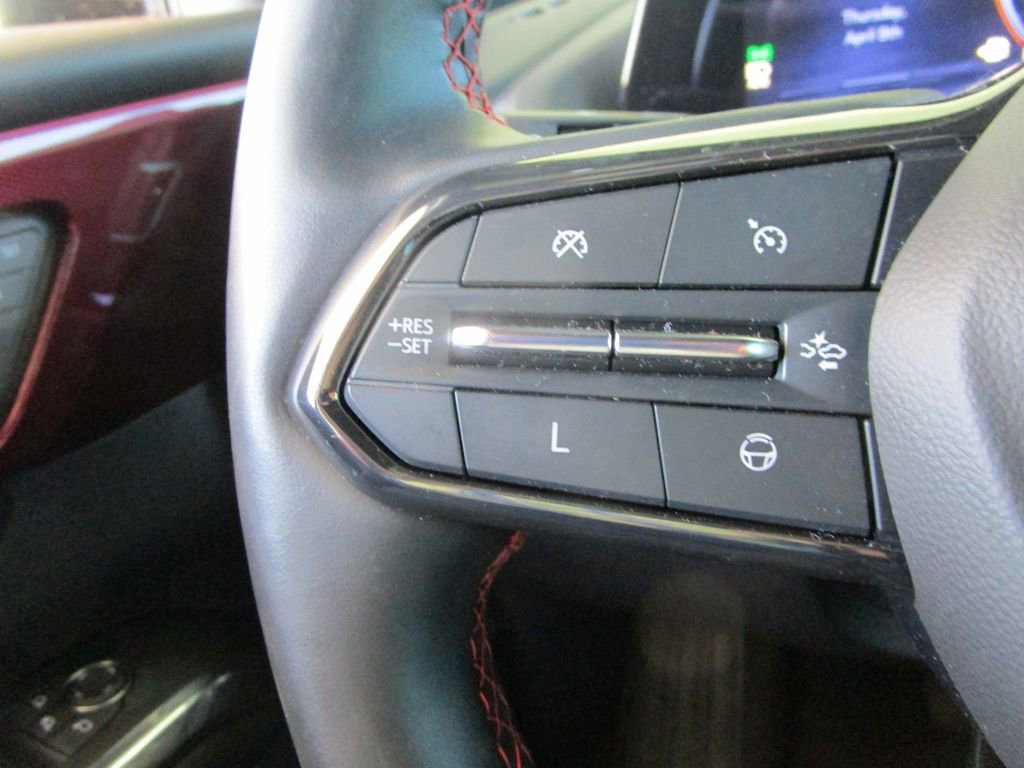 Used 2024 Chevrolet Traverse RS image 30