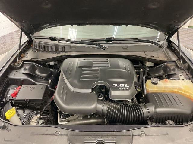Used 2019 Dodge Charger SXT RWD image 9