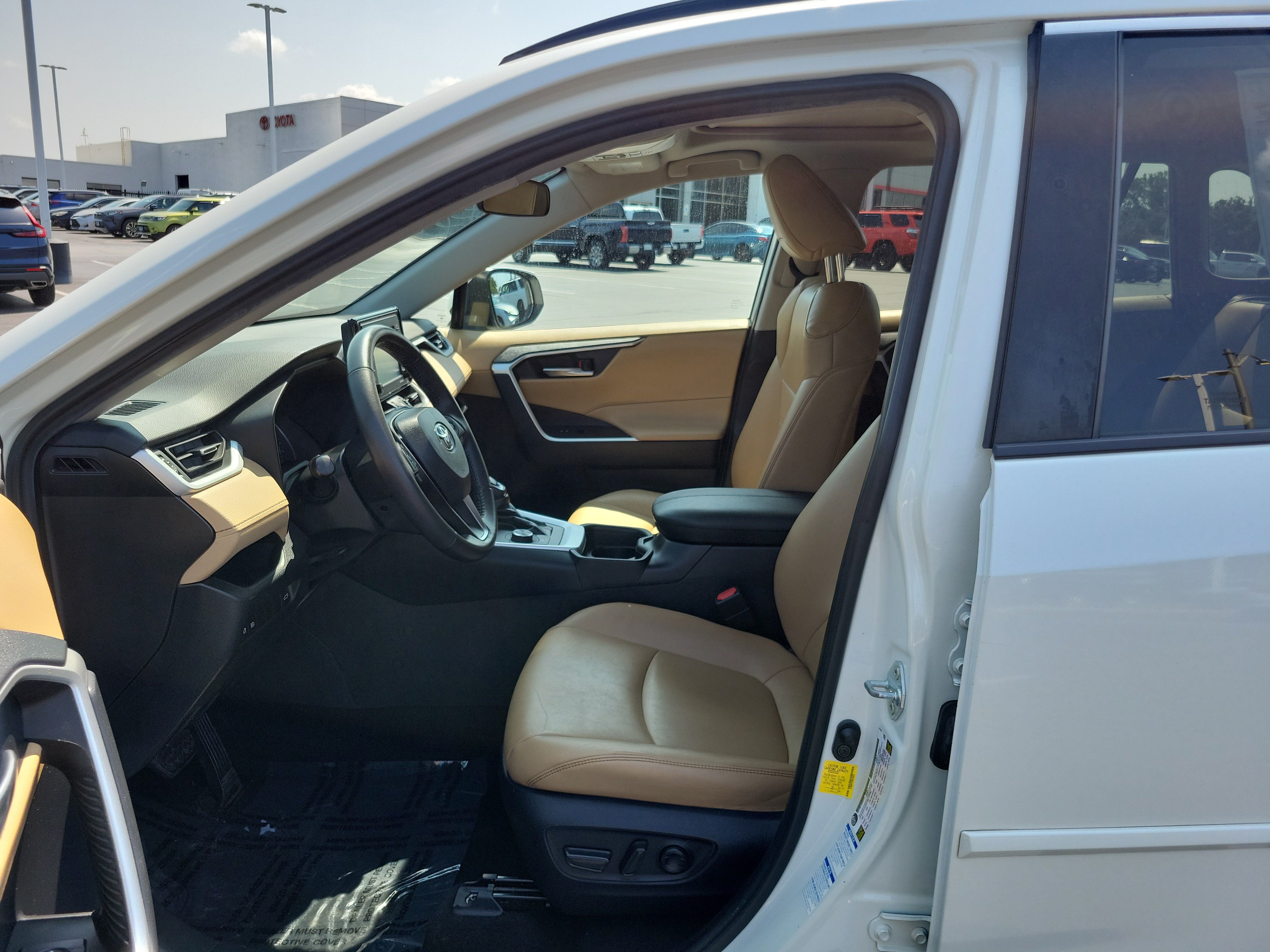 Certified 2021 Toyota RAV4 XLE Premium AWD/4WD image 20