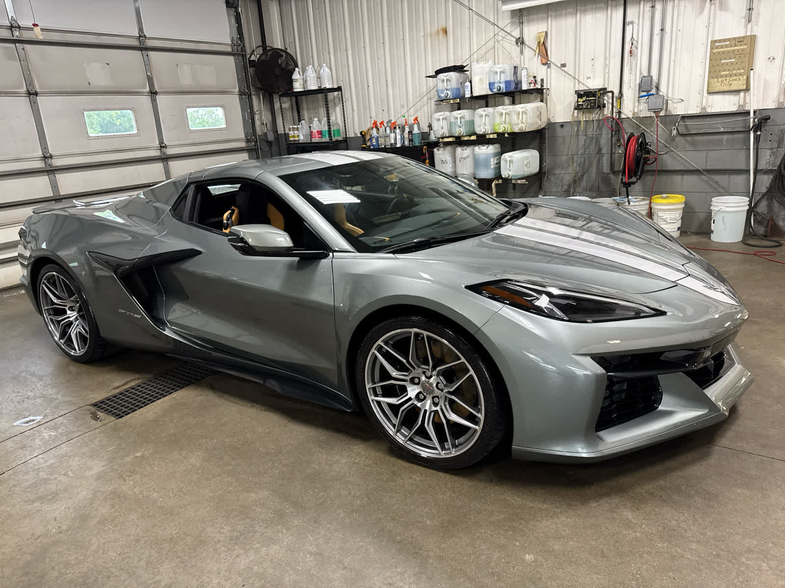 Used 2024 Chevrolet Corvette Z06 w/ Chrome Exterior Badge Package RWD image 1